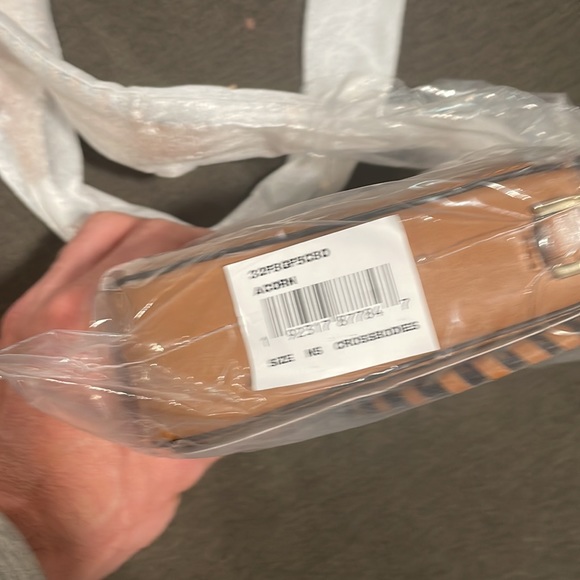 Michael Kors shoulder bag . Beige and tan color . Never used - Picture 2 of 4